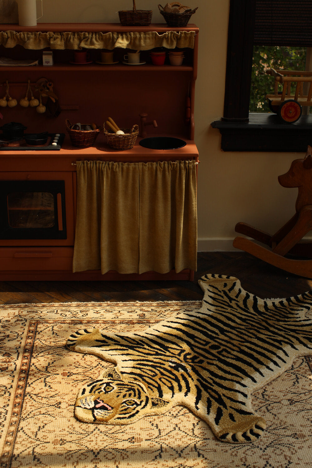 Drowsy Tiger gulvtæppe, Large - Brown